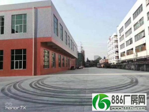 长安镇宵边社区全新厂房一楼5500平6米高可分租