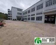 东城樟村工业区厂房815平，水电齐全，带装修环境好！