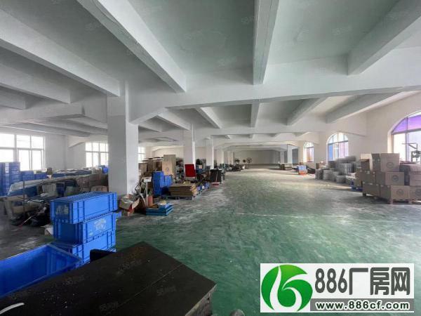 
乌沙靠近深圳旁2楼2080平现成装修水电齐全低价厂房出租

