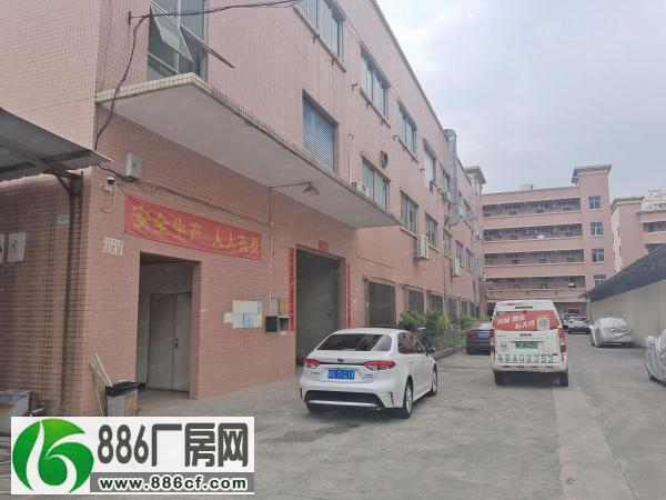 
横沥镇三江工业园标准厂房二楼1600平租客分租12块低价招租

