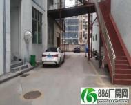 
惠城区小金口镇一楼500平标准厂房低价出租层高5米精装修

