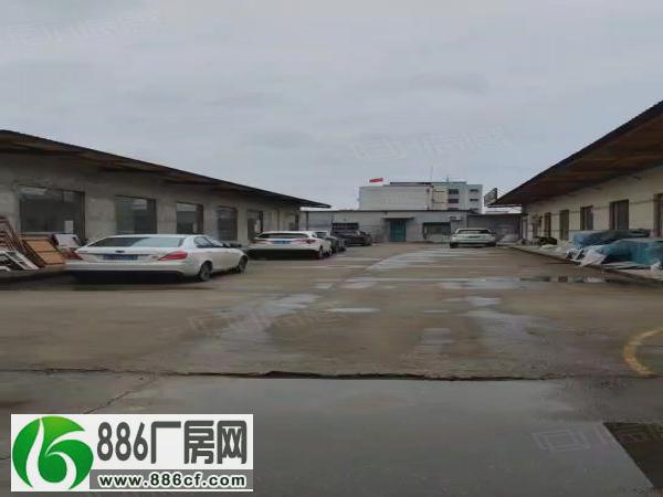 
平潭镇单一层钢结构厂房2200平米出租，可按需分租~~~

