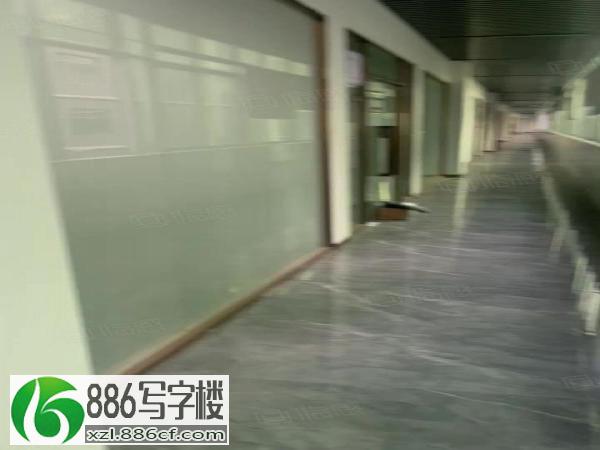 坂田杨美地铁口100平方精装修办公室出租，带2个隔间