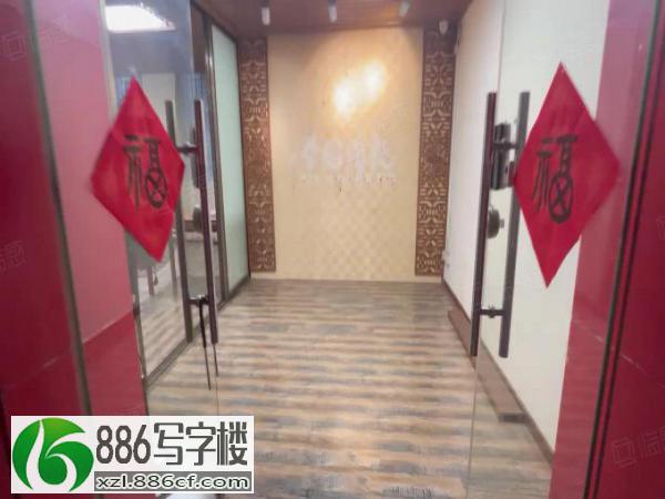 坂田杨美地铁口3楼整层500平方精装写字楼出租。拎包进驻。