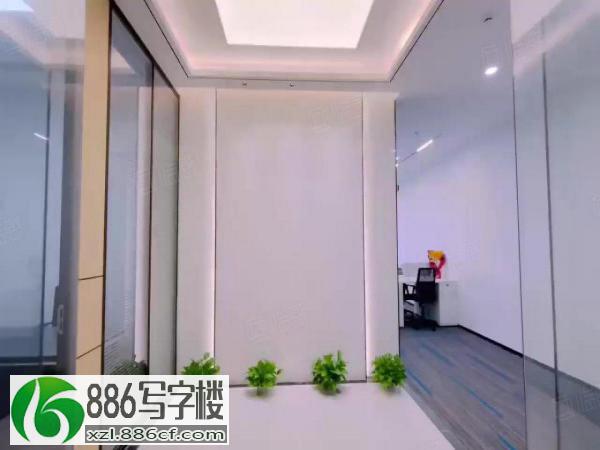 租金55租五和地铁口 坂田生态科技200平方4个隔间出租