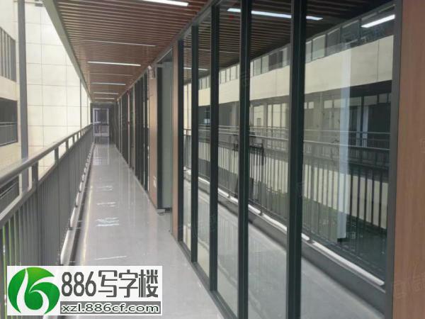坂田五和地铁口 145平精装带家私办公室出租 大小面积都有