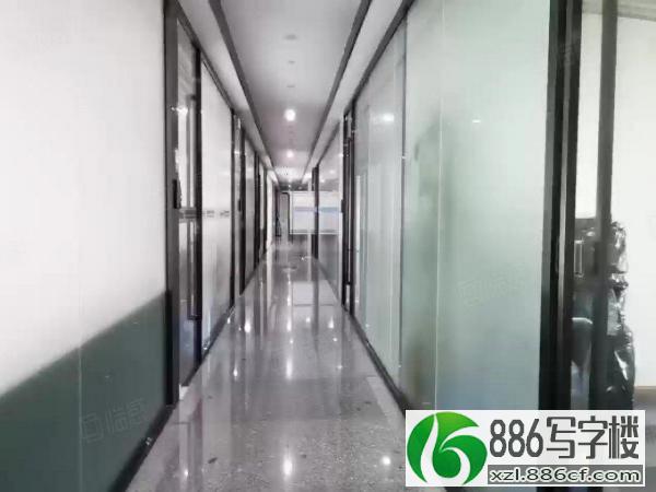 福永地铁口精装修小面积办公室，面积65平带全套家私空调采光好