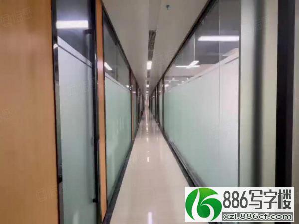 兴东地铁300米 红本办公室200平3个隔间特价 可申请补贴
