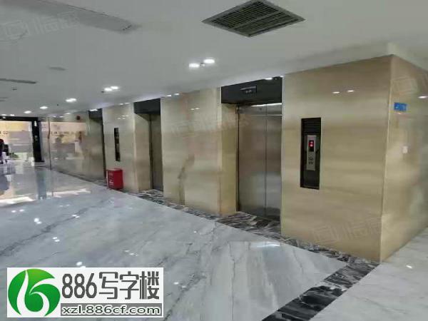 龙华地铁口 电梯口精装修580平办公室带家私出租 交通便利